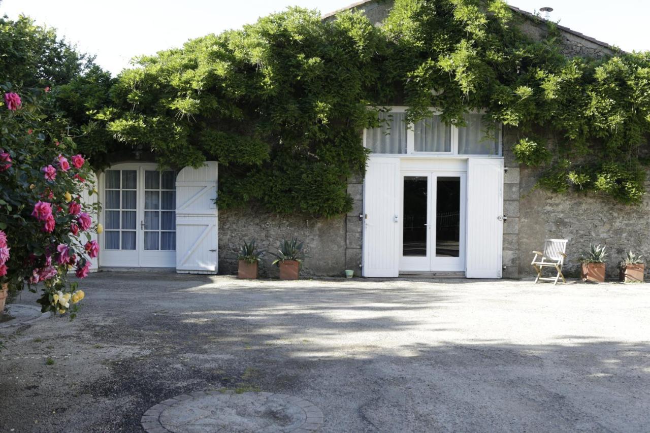 Relais de Chasse la Chaignaie Saint-Hilaire-de-Loulay Extérieur photo
